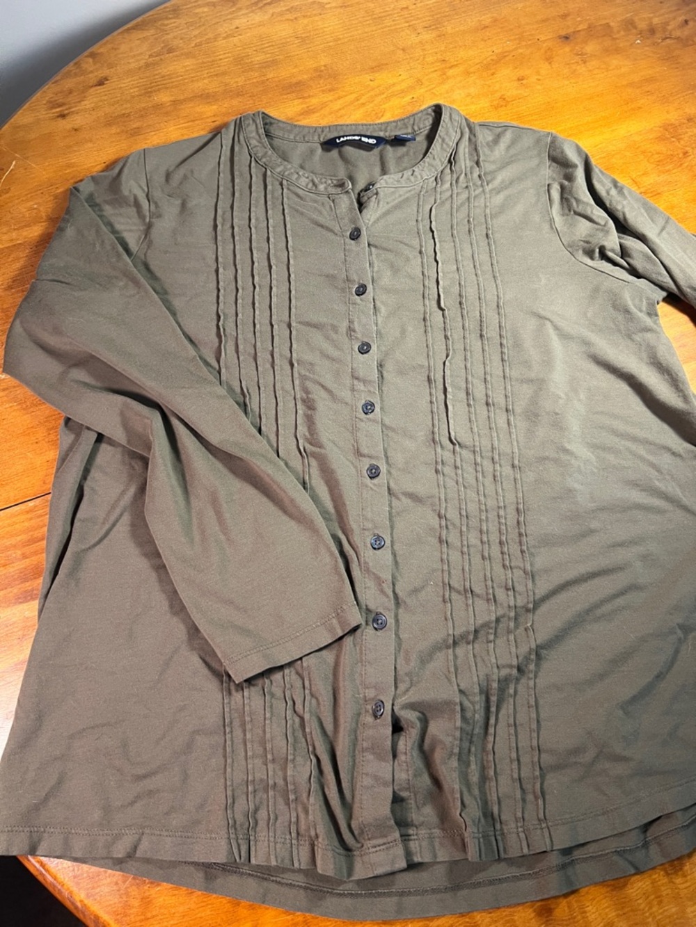 Land’s End Olive Green Pintuck Button-Front Shirt 🫒